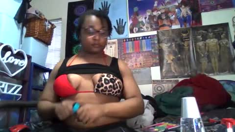 Snapshot of gardeniaspear chatting on 10-19-25, 10:54 Gardenia online show from 10-19-25, 10:54