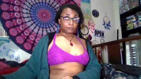 Snapshot of gardeniaspear chatting on 05-16-26, 06:43 Gardenia online show from 05-16-26, 06:43