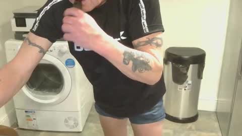 Snapshot of garybaker60 chatting on 01-14-26, 07:52 Gaz online show from 01-14-26, 07:52