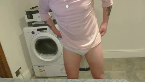 Snapshot of garybaker60 chatting on 02-15-26, 05:31 Gaz online show from 02-15-26, 05:31