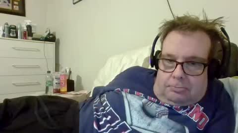 Snapshot of garyg930 chatting on 11-17-25, 05:46 Gary online show from 11-17-25, 05:46