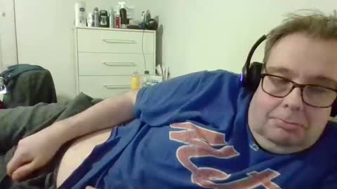 Snapshot of garyg930 chatting on 11-24-25, 06:13 Gary online show from 11-24-25, 06:13