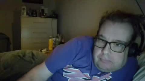 Snapshot of garyg930 chatting on 12-01-25, 05:12 Gary online show from 12-01-25, 05:12