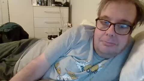 Snapshot of garyg930 chatting on 02-06-26, 12:15 Gary online show from 02-06-26, 12:15