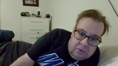 Snapshot of garyg930 chatting on 02-21-26, 12:33 Gary online show from 02-21-26, 12:33