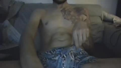 Snapshot of garyreal1990 chatting on 12-30-24, 04:40 garyreal1990 online show from 12-30-24, 04:40