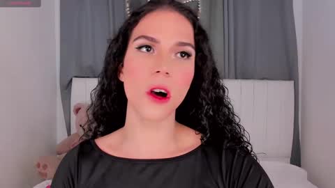 Snapshot of gatitavenecis1 chatting on 10-05-25, 03:10 Vnecis Marn online show from 10-05-25, 03:10