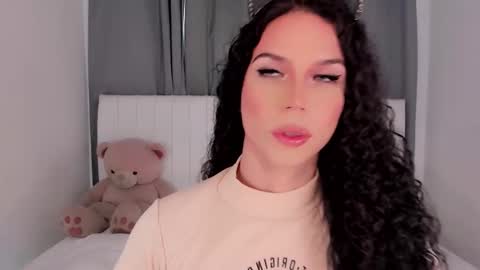 Snapshot of gatitavenecis1 chatting on 11-08-25, 06:51 Vnecis Marn online show from 11-08-25, 06:51