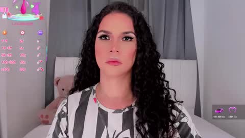 Snapshot of gatitavenecis1 chatting on 12-04-25, 01:09 Vnecis Marn online show from 12-04-25, 01:09