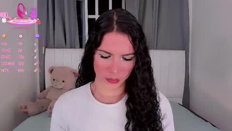 Snapshot of gatitavenecis1 chatting on 01-10-26, 12:01 Vnecis Marn online show from 01-10-26, 12:01