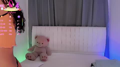 Snapshot of gatitavenecis1 chatting on 02-01-26, 01:37 Vnecis Marn online show from 02-01-26, 01:37