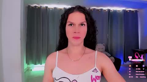 Snapshot of gatitavenecis1 chatting on 03-23-26, 05:28 Vnecis Marn online show from 03-23-26, 05:28