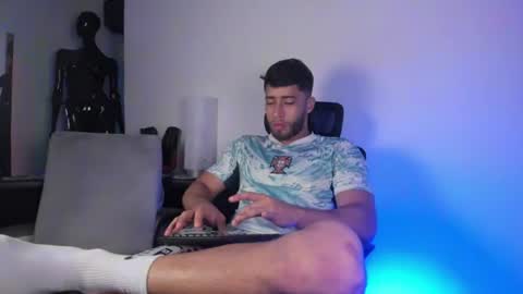 Snapshot of gato_pascal chatting on 06-27-26, 08:25 Gato online show from 06-27-26, 08:25