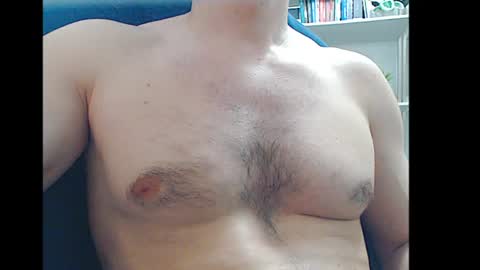 Snapshot of gatosarado23 chatting on 06-14-26, 09:00 gatosarado23 online show from 06-14-26, 09:00
