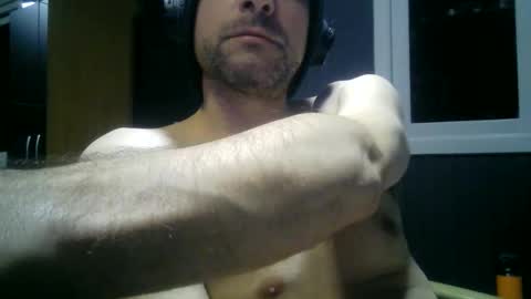 Snapshot of gauchors21 chatting on 05-29-26, 02:42 gauchors21 online show from 05-29-26, 02:42