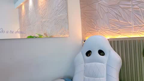 gaviluc_ online show from 07-06-26, 03:03