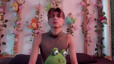 Snapshot of gaze_dream chatting on 11-30-25, 02:54 HAN online show from 11-30-25, 02:54