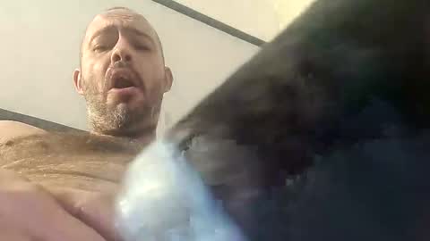 Snapshot of gazg1984 chatting on 01-01-25, 06:37 gazg1984 online show from 01-01-25, 06:37