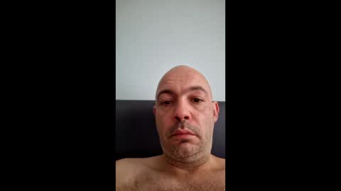 Snapshot of gazg1984 chatting on 11-06-25, 09:10 gazg1984 online show from 11-06-25, 09:10