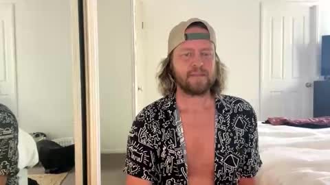 gcsurfer81 online show from 10-28-25, 12:25