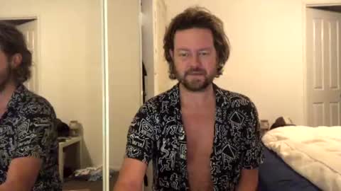 Snapshot of gcsurfer81 chatting on 06-12-26, 09:08 gcsurfer81 online show from 06-12-26, 09:08