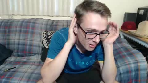 Snapshot of gdanch chatting on 01-11-25, 11:35 G online show from 01-11-25, 11:35