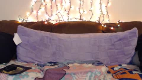 Snapshot of gdanch chatting on 11-17-25, 03:34 G online show from 11-17-25, 03:34