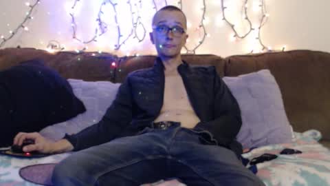 Snapshot of gdanch chatting on 11-20-25, 03:28 G online show from 11-20-25, 03:28