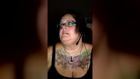 Snapshot of gearheadgoddess chatting on 08-03-26, 03:38 GearHeadGoddess online show from 08-03-26, 03:38
