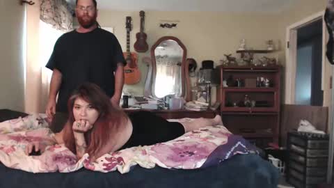 Geeznutsizonyrchyn online show from 10-18-25, 01:56