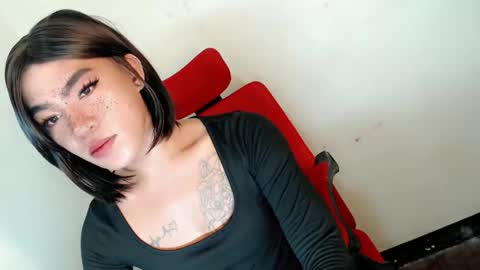 Snapshot of gelluxxx chatting on 05-18-26, 11:21 gelo online show from 05-18-26, 11:21