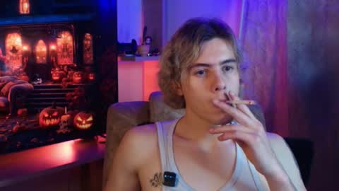 Snapshot of gemdominus chatting on 10-12-25, 01:37 Gem Dominus online show from 10-12-25, 01:37