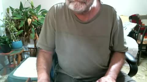 Snapshot of geminiguy1954 chatting on 09-18-25, 04:03 geminiguy1954 online show from 09-18-25, 04:03