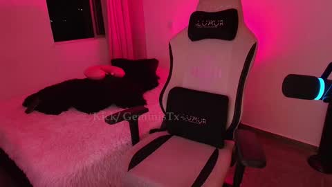 Snapshot of geminis11 chatting on 12-20-25, 11:34 geminis11 online show from 12-20-25, 11:34