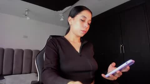 gemmabrown_ online show from 04-20-26, 01:03