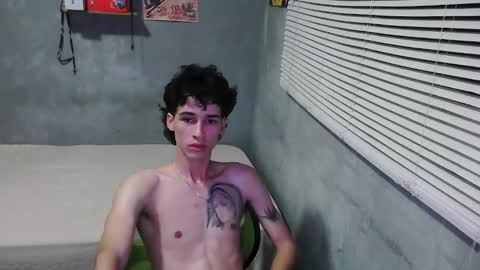 Snapshot of gendo_05 chatting on 01-06-25, 11:31 GENDO online show from 01-06-25, 11:31