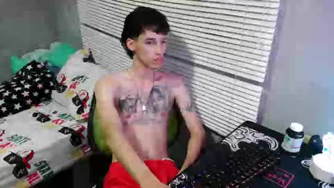 Snapshot of gendo_05 chatting on 09-20-25, 01:06 GENDO online show from 09-20-25, 01:06