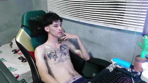 Snapshot of gendo_05 chatting on 10-10-25, 10:31 GENDO online show from 10-10-25, 10:31