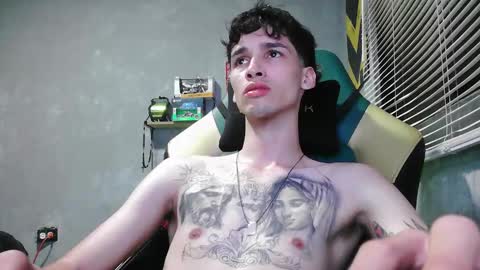 Snapshot of gendo_05 chatting on 11-02-25, 12:46 GENDO online show from 11-02-25, 12:46