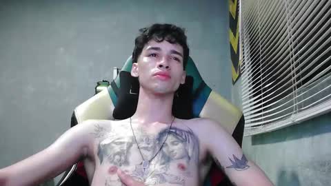 Snapshot of gendo_05 chatting on 11-02-25, 11:07 GENDO online show from 11-02-25, 11:07