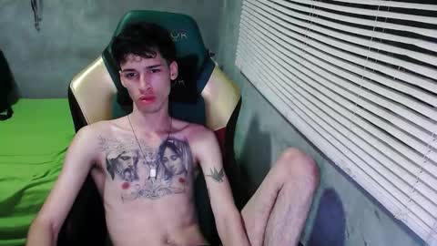 Snapshot of gendo_05 chatting on 11-10-25, 11:15 GENDO online show from 11-10-25, 11:15