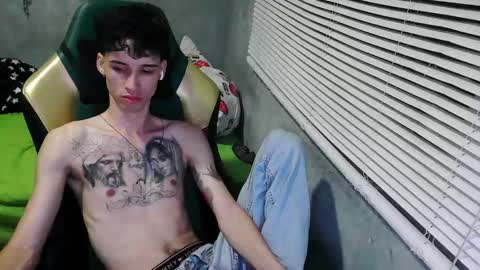 Snapshot of gendo_05 chatting on 11-14-25, 10:51 GENDO online show from 11-14-25, 10:51