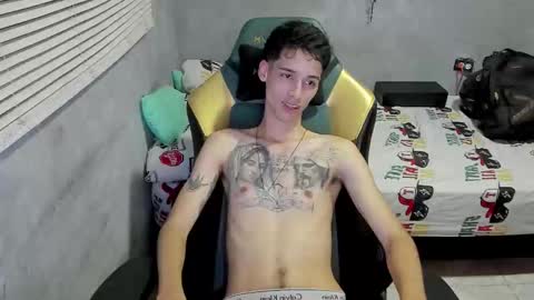 Snapshot of gendo_05 chatting on 12-17-25, 11:33 GENDO online show from 12-17-25, 11:33