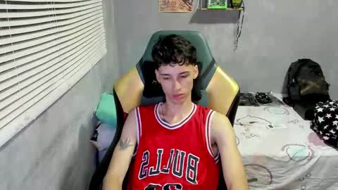 Snapshot of gendo_05 chatting on 12-20-25, 04:36 GENDO online show from 12-20-25, 04:36