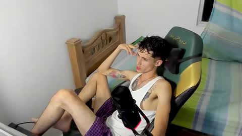 Snapshot of gendo_05 chatting on 01-11-26, 03:33 GENDO online show from 01-11-26, 03:33