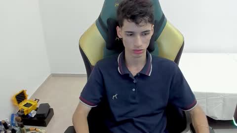 Snapshot of gendo_05 chatting on 01-16-26, 10:58 GENDO online show from 01-16-26, 10:58