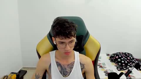 Snapshot of gendo_05 chatting on 02-08-26, 01:25 GENDO online show from 02-08-26, 01:25