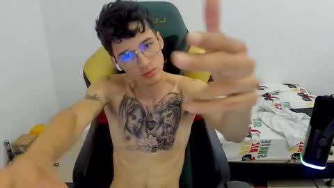 Snapshot of gendo_05 chatting on 02-12-26, 02:56 GENDO online show from 02-12-26, 02:56