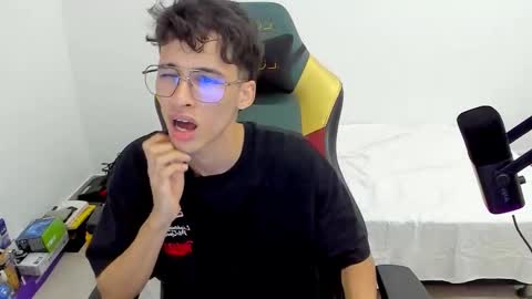 Snapshot of gendo_05 chatting on 02-15-26, 12:07 GENDO online show from 02-15-26, 12:07