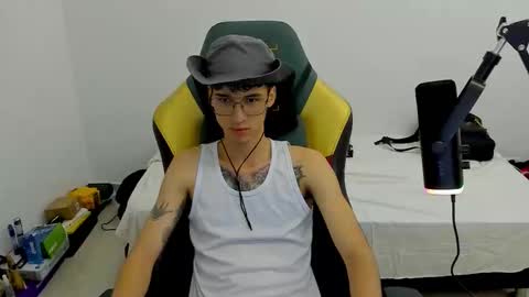 Snapshot of gendo_05 chatting on 02-16-26, 10:50 GENDO online show from 02-16-26, 10:50